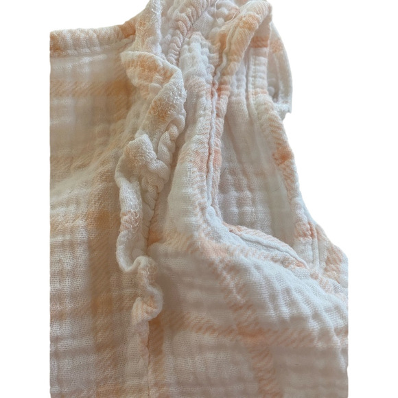 emily and oliver romper 6-9 months light pink and white with ruffles - Picture 2 of 5